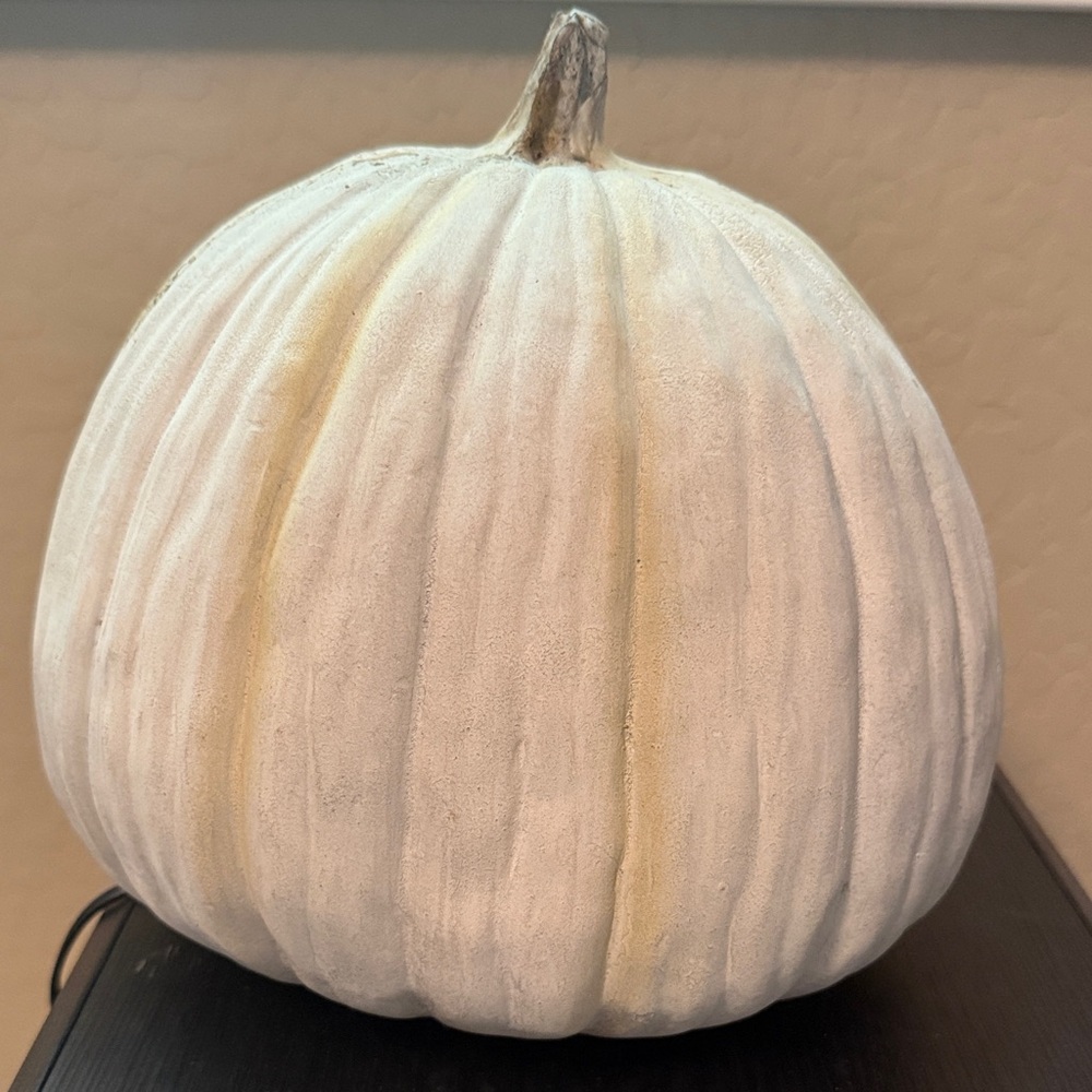 White Pumpkin Halloween Decor - Picture 5 of 12